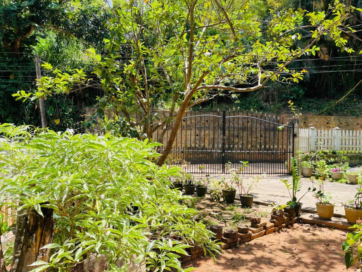 Unique Villa Kandy Exterior photo
